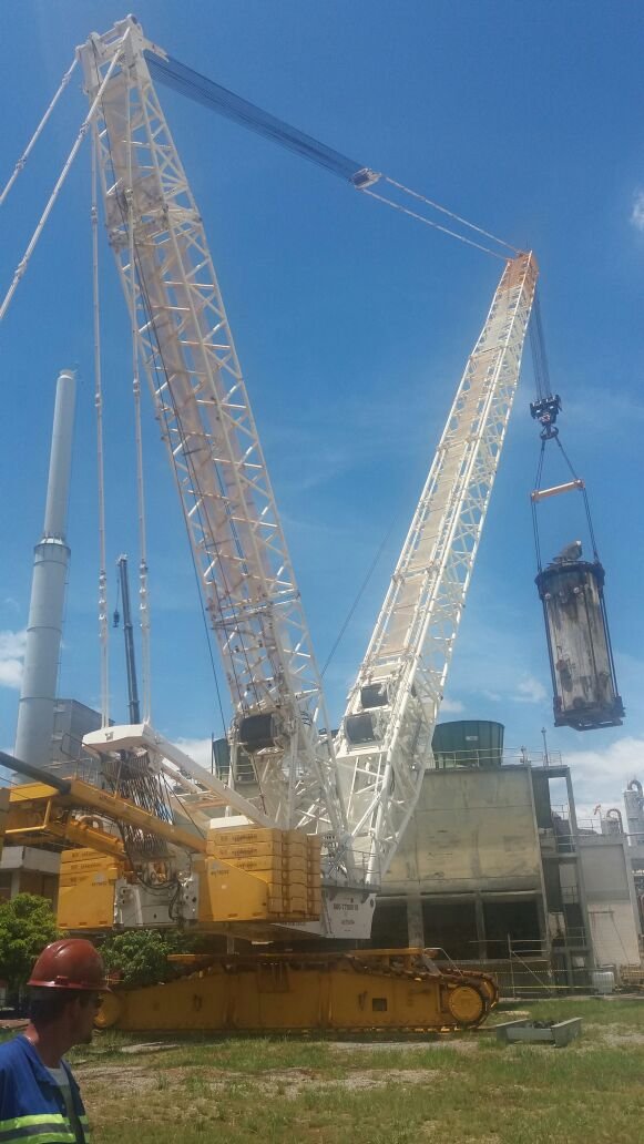 Verticalização de reator com guindaste treliça pela TJC